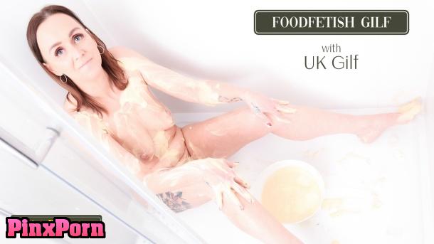 Foodfetish UK Gilf Rose making a mess!