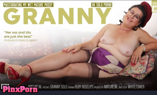 Ruby Roselips Curvy British Granny Masturbates Her Wet Mature Pussy!