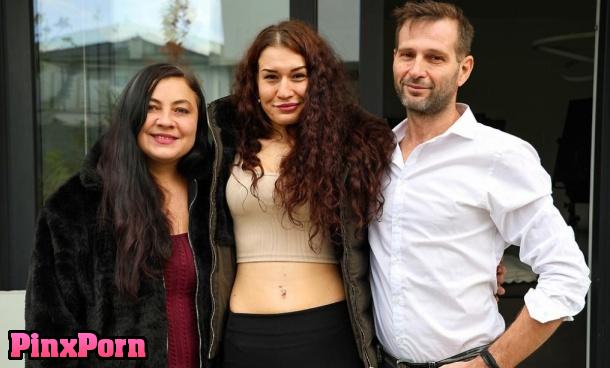 Christina Santes, Richard Vagner, Fiona Sweetyx We got a visitor