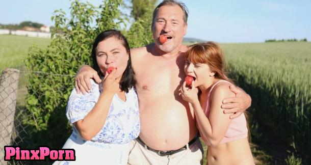 Christina Santes, Emilia Pinuie, Martin Bobes, Picnic turns into hot threesome